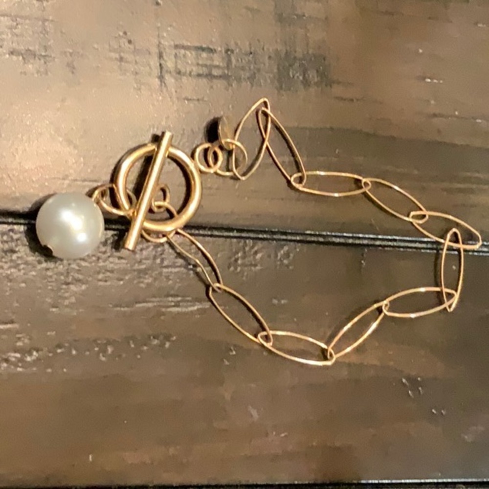 Gold & Pearl Emily Ray toggle bracelet